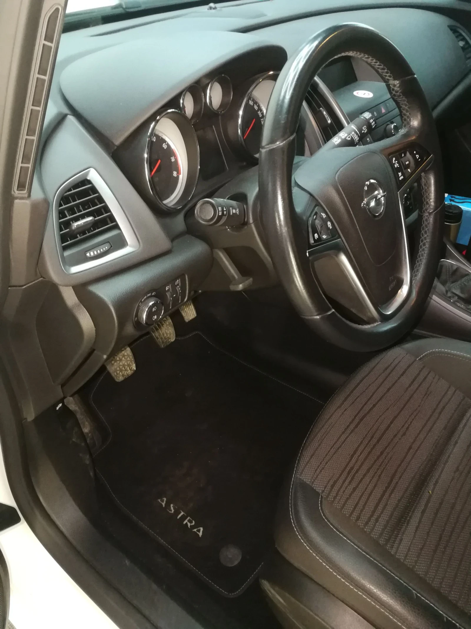 Opel Astra 1.6i, снимка 8 - Автомобили и джипове - 53995264