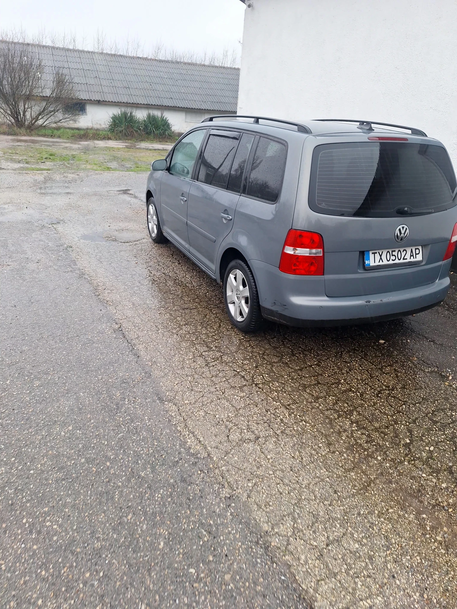 VW Touran 1900, снимка 6 - Автомобили и джипове - 54063654