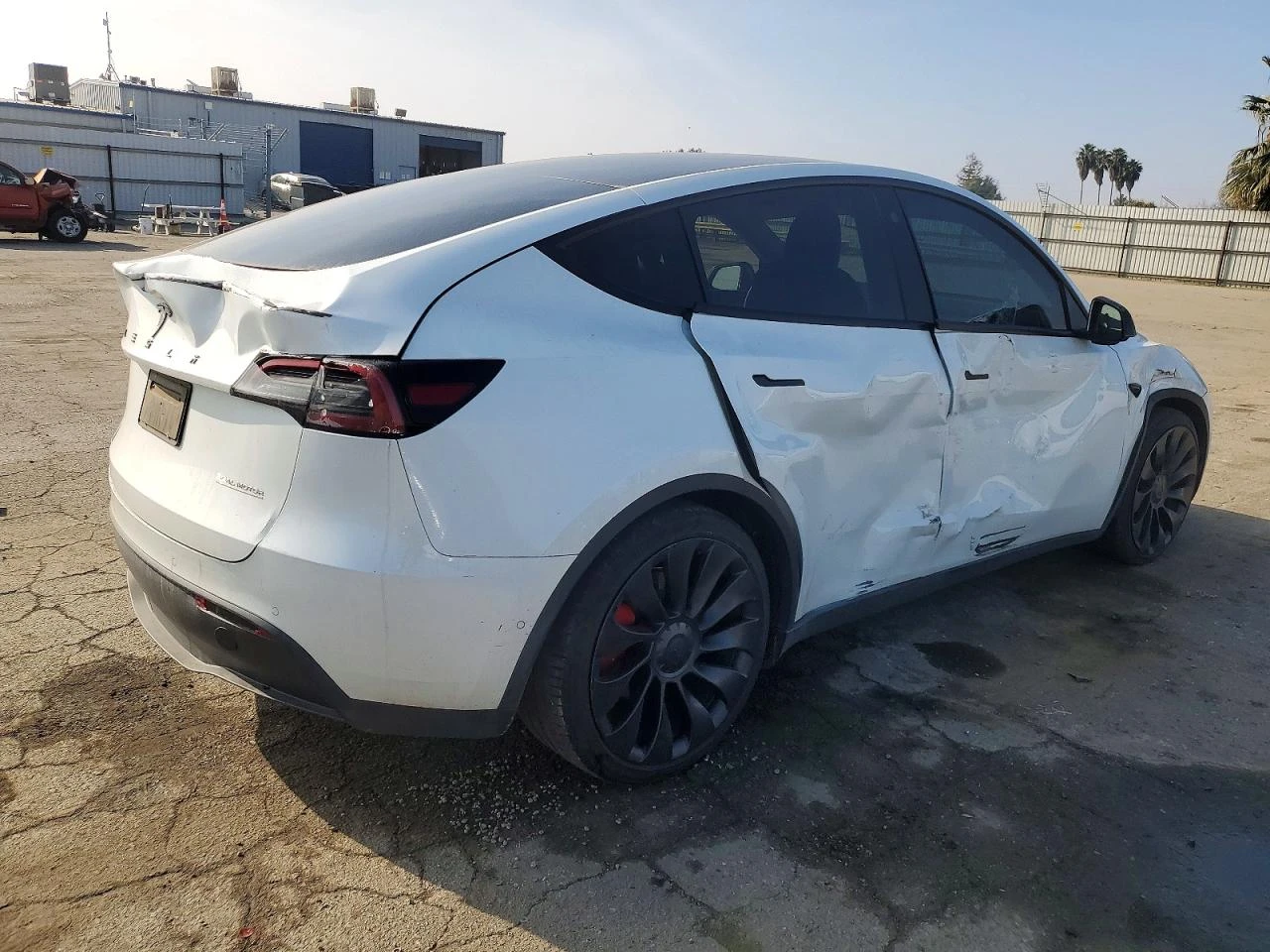 Tesla Model Y Performance AWD, снимка 3 - Автомобили и джипове - 54169778