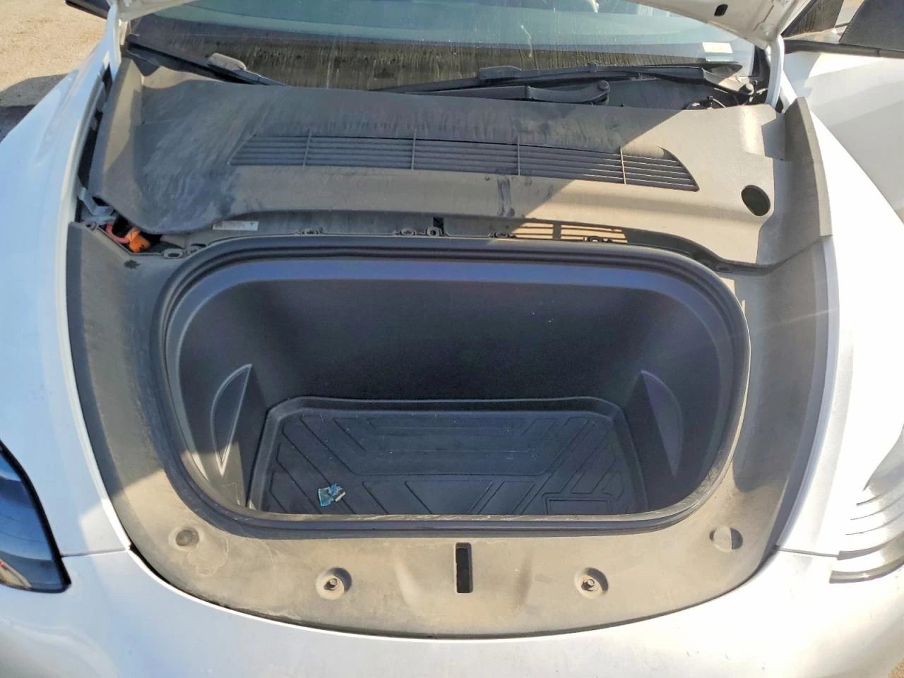 Tesla Model Y Performance AWD, снимка 11 - Автомобили и джипове - 54169778