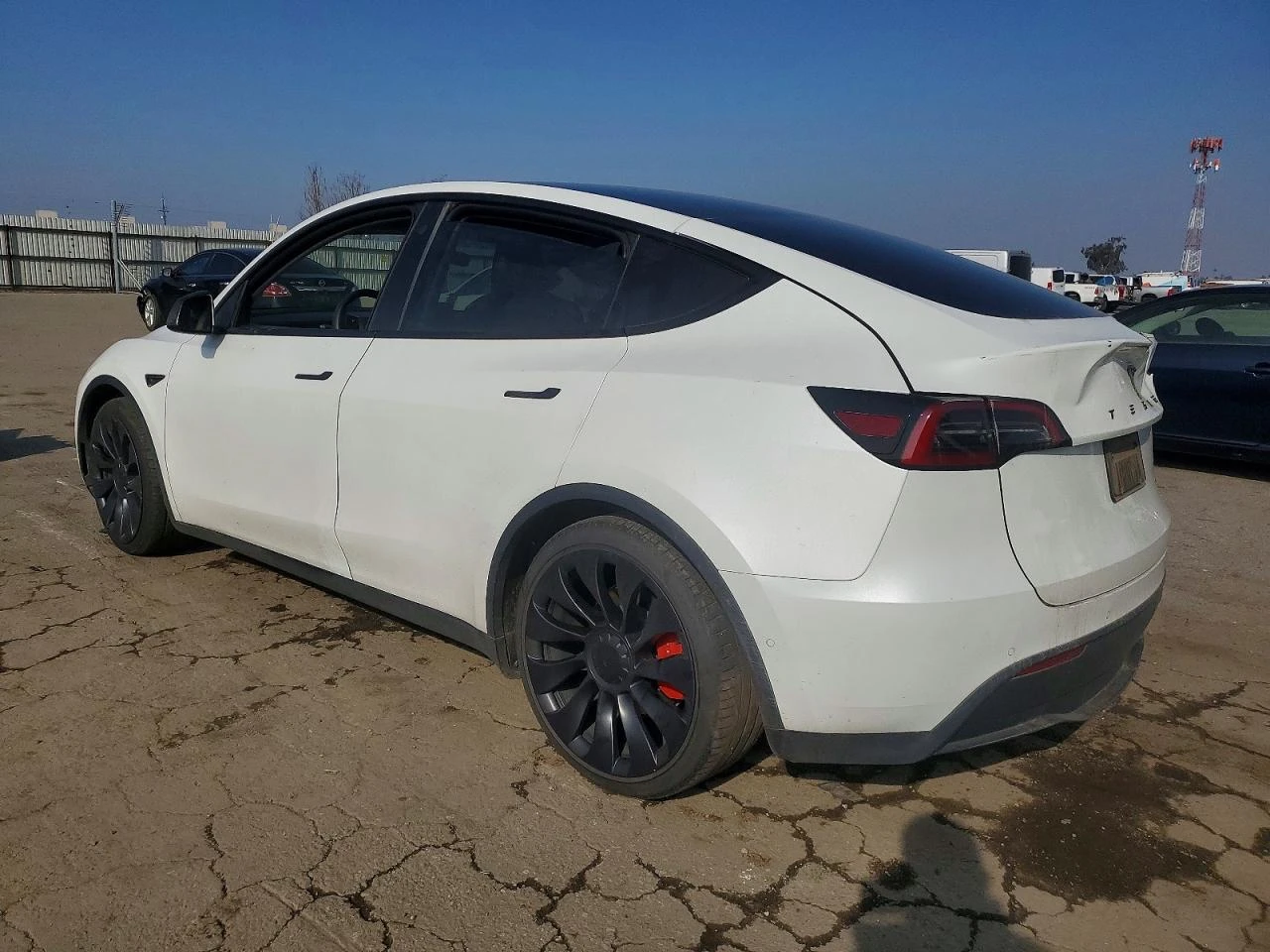 Tesla Model Y Performance AWD, снимка 2 - Автомобили и джипове - 54169778