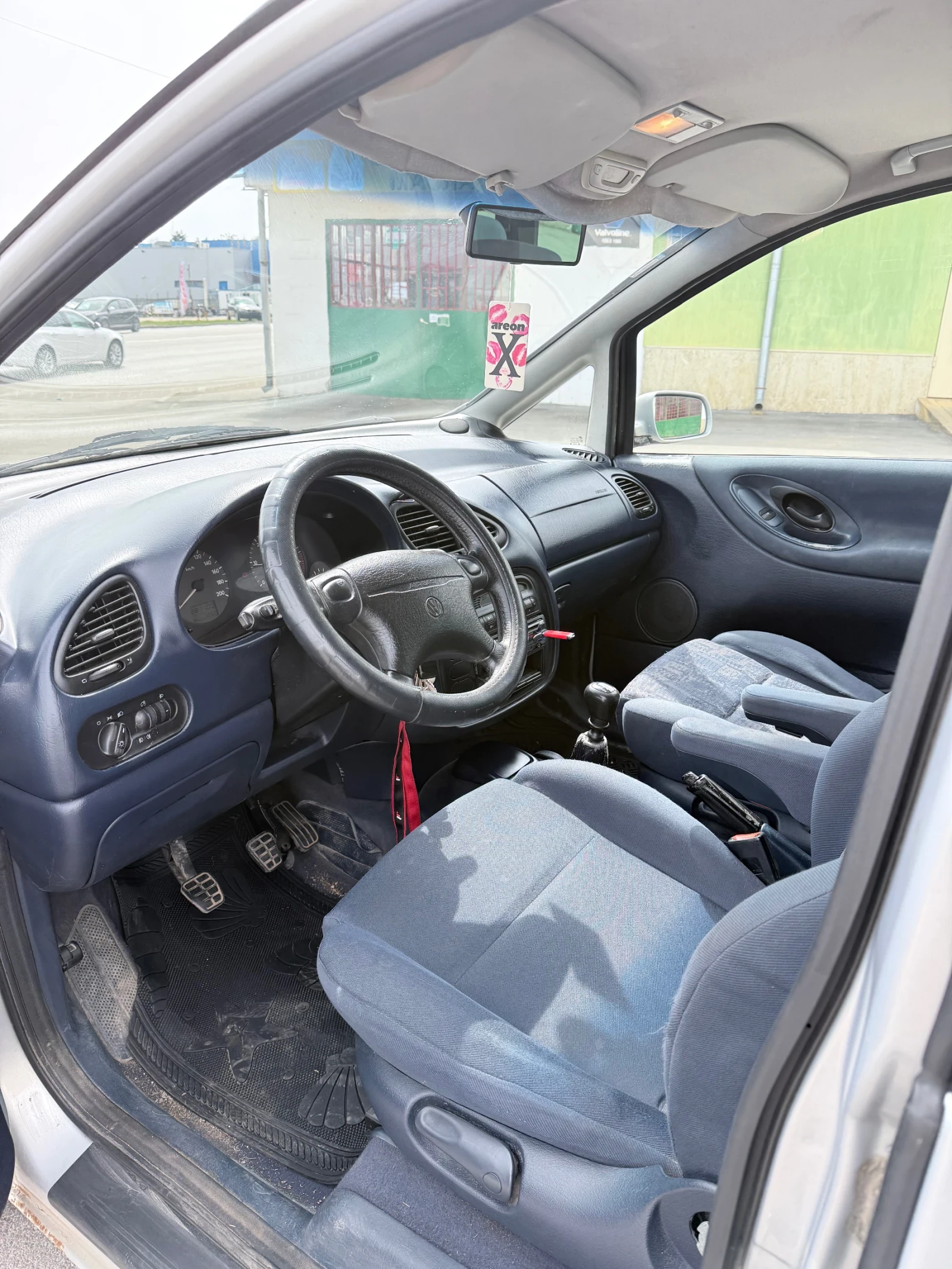 VW Sharan 1.9TDI, снимка 10 - Автомобили и джипове - 54297073