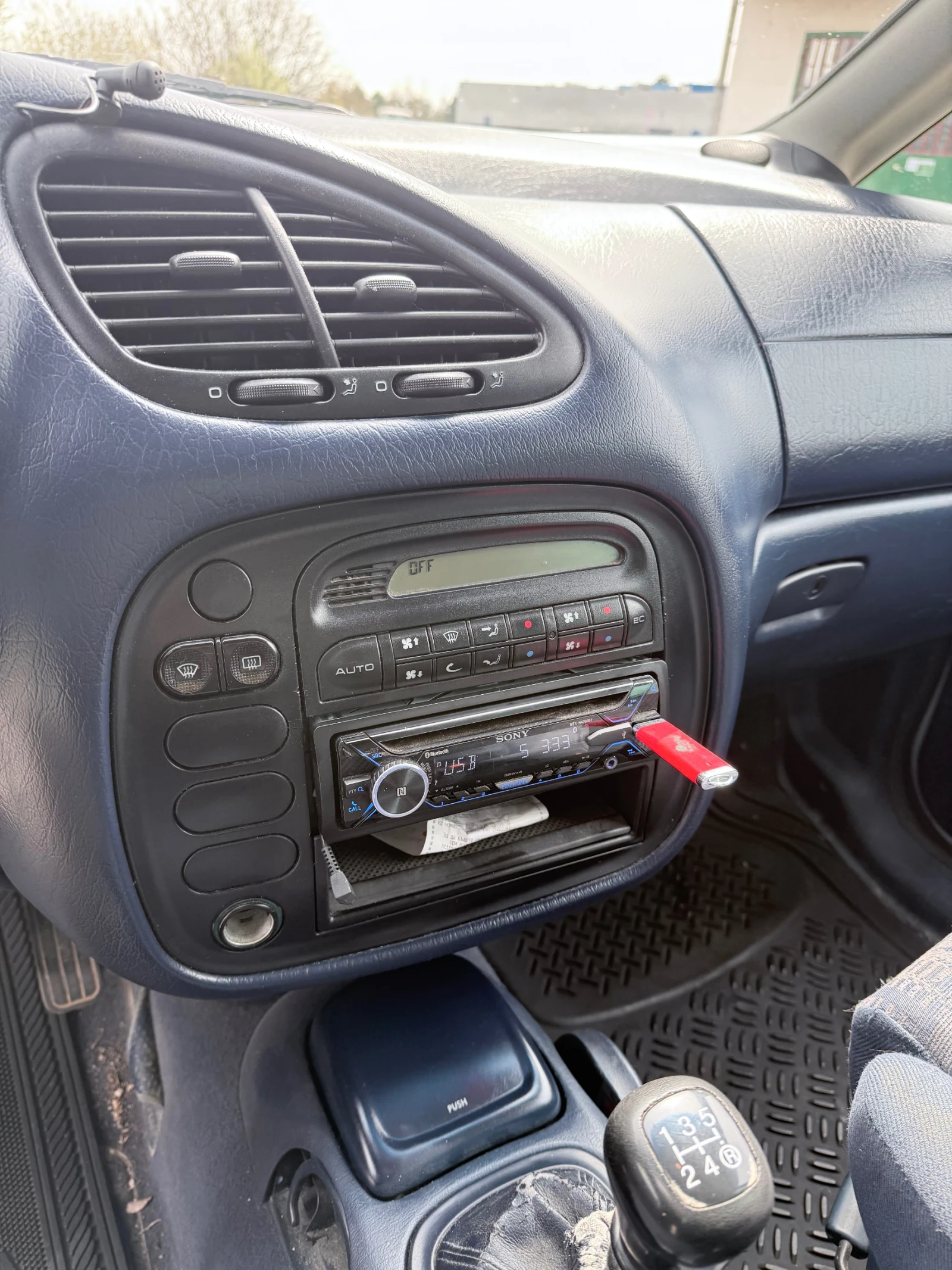 VW Sharan 1.9TDI, снимка 9 - Автомобили и джипове - 54297073