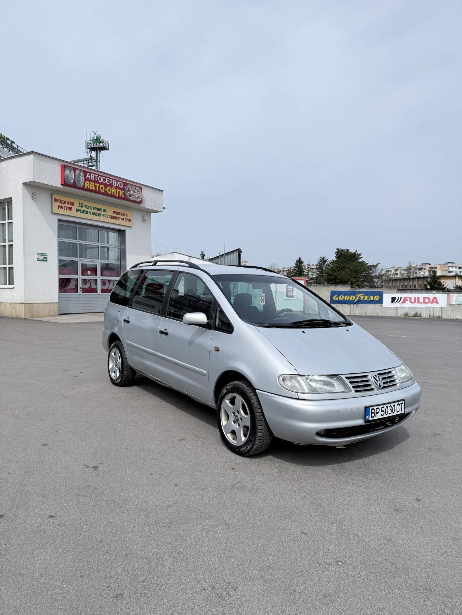 VW Sharan 1.9TDI, снимка 2 - Автомобили и джипове - 54297073