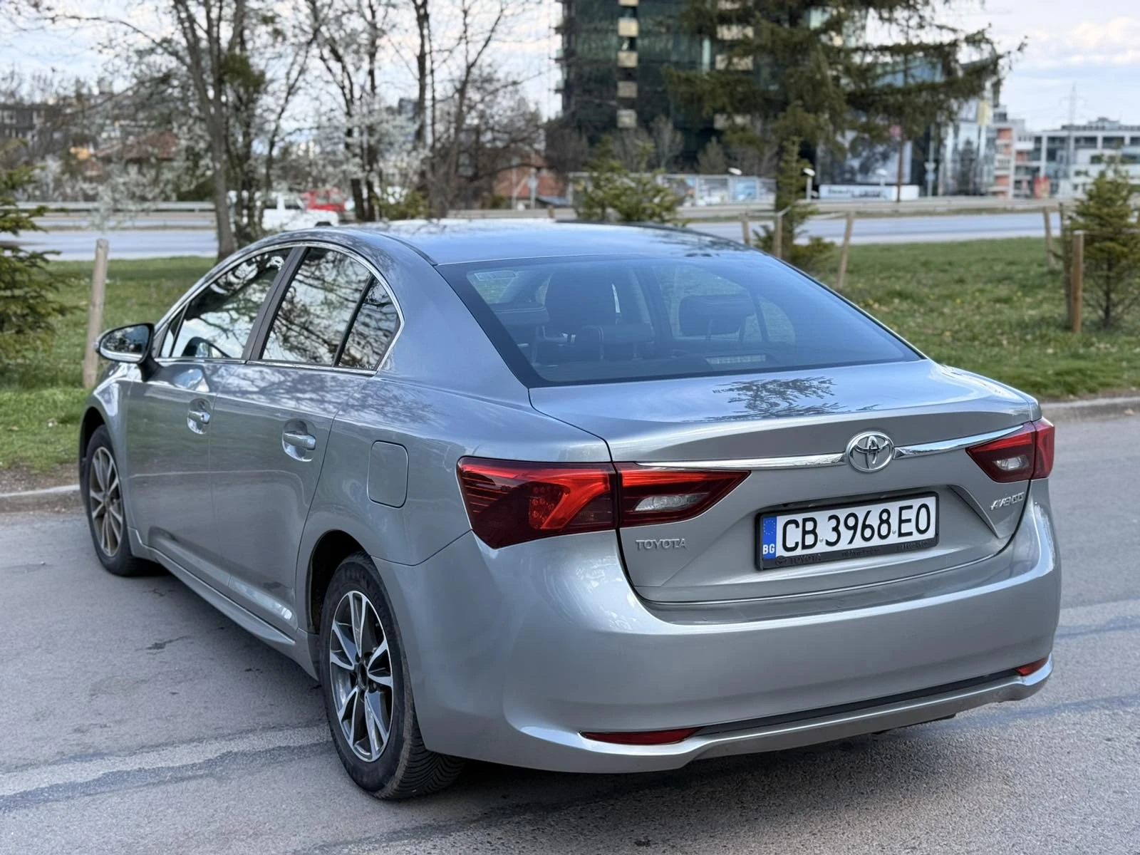 Toyota Avensis Toyota Avensis 2015 1.8, снимка 8 - Автомобили и джипове - 54358259