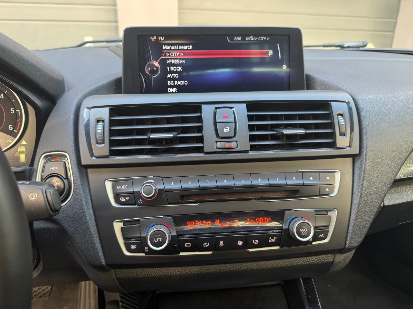 BMW 120 118///M /150hp/ zf8 /кожа/ 120хил , снимка 15 - Автомобили и джипове - 54459701