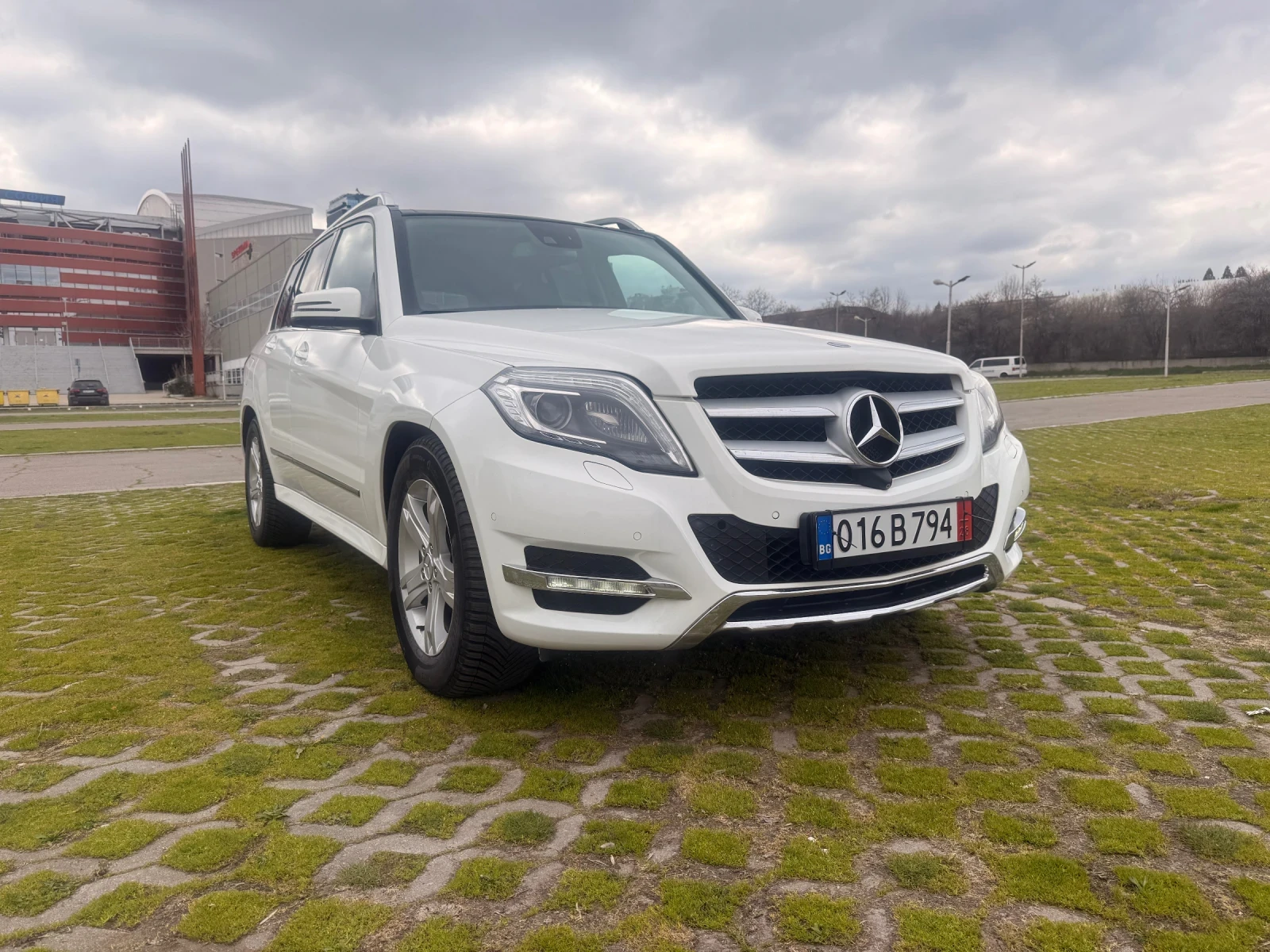 Mercedes-Benz GLK 350 CDI 4MATIC | 265 к.с. | ТОП СЪСТОЯНИЕ, снимка 2 - Автомобили и джипове - 55156667