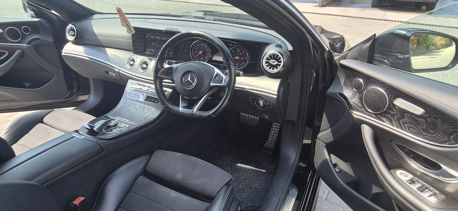 Mercedes-Benz E 220 AMG Line Auto, снимка 8 - Автомобили и джипове - 55199206