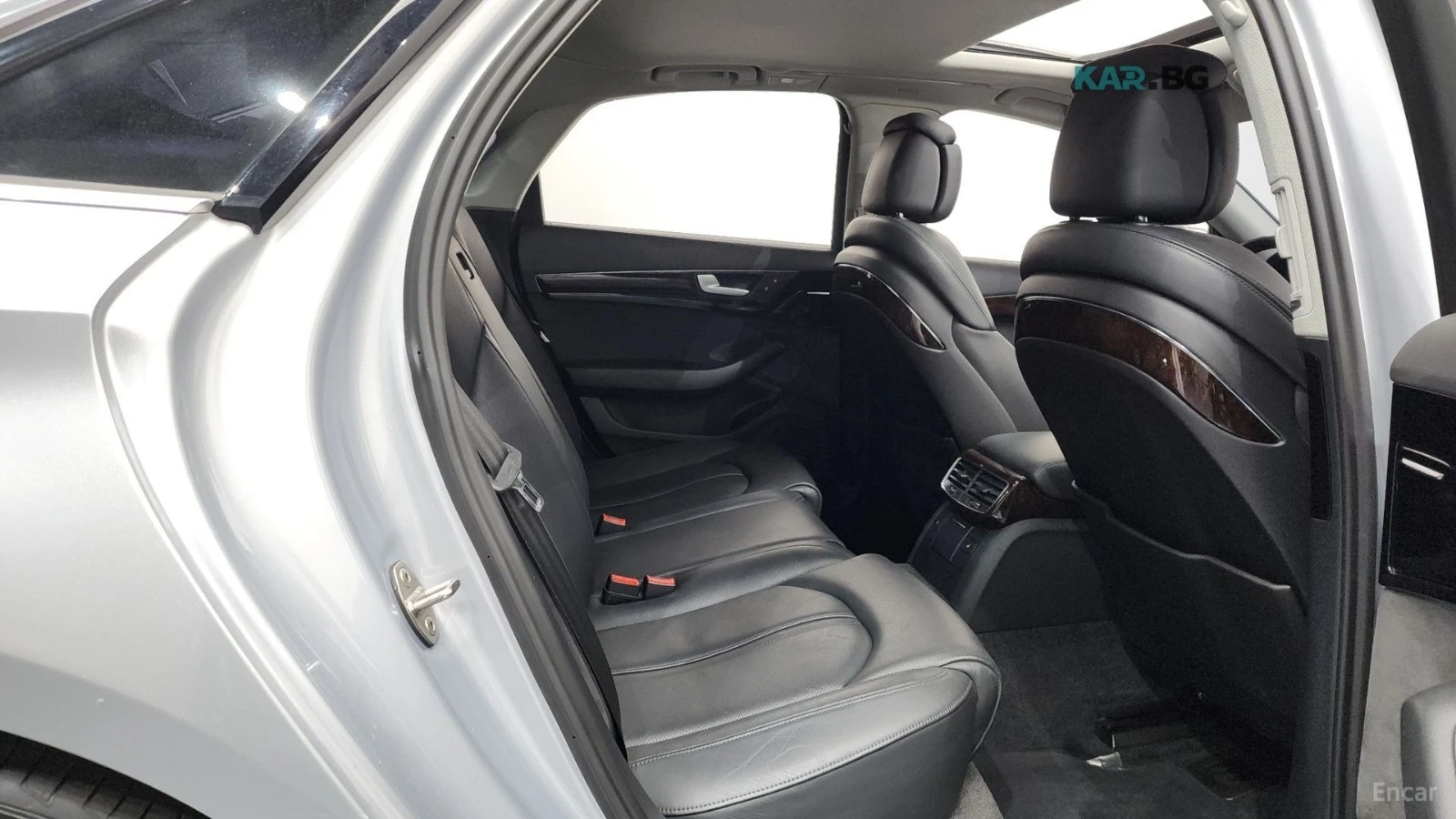 Audi A8 3.0TDI / DISTRONIC / HEADUP / ОБДУХ / ПОДГРЕВИ , снимка 12 - Автомобили и джипове - 55265375