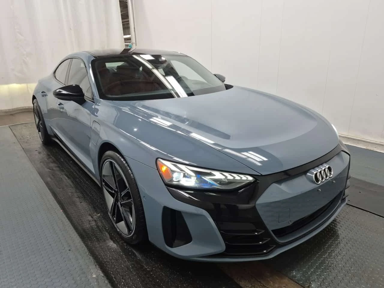 Audi E-Tron GT * QUATTRO * CARFAX * От VW * , снимка 2 - Автомобили и джипове - 55483290