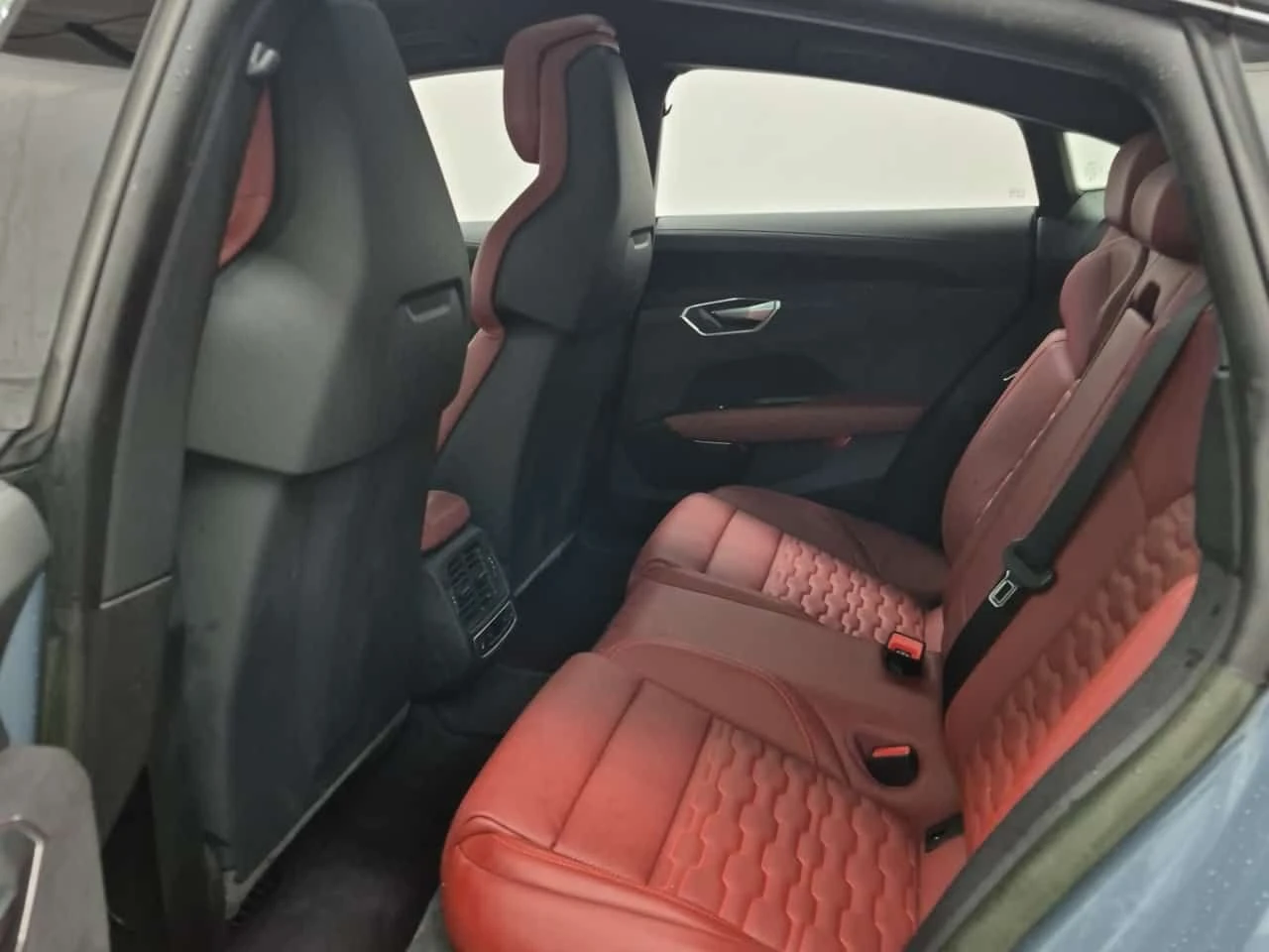 Audi E-Tron GT * QUATTRO * CARFAX * От VW * , снимка 10 - Автомобили и джипове - 55483290