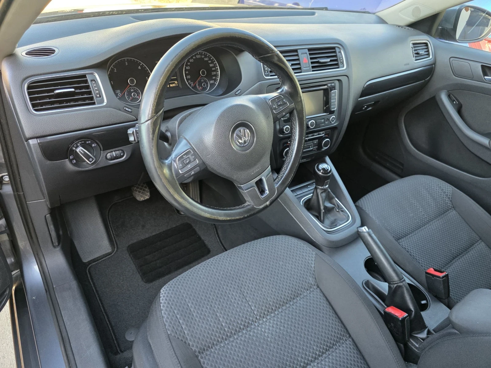 VW Jetta, снимка 9 - Автомобили и джипове - 56536062