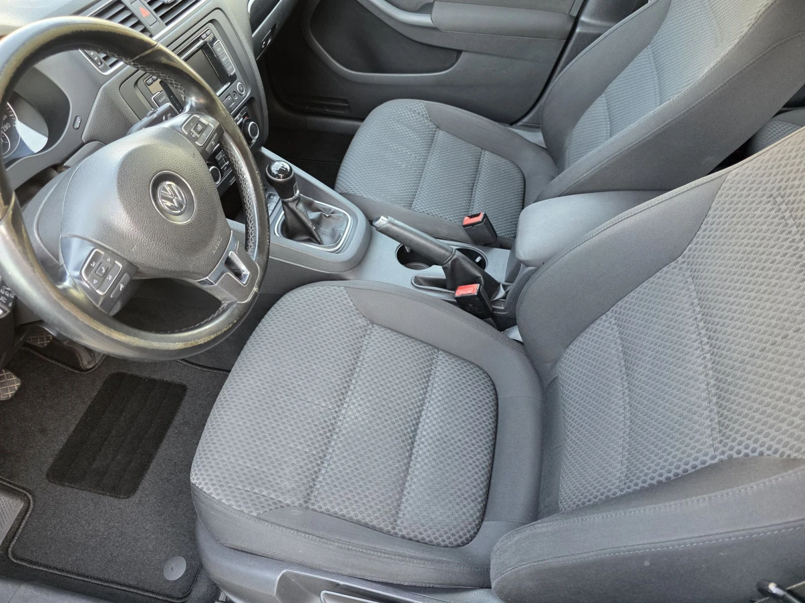 VW Jetta, снимка 12 - Автомобили и джипове - 56536062