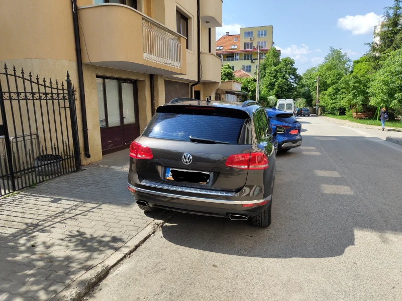 VW Touareg, снимка 4 - Автомобили и джипове - 48165581