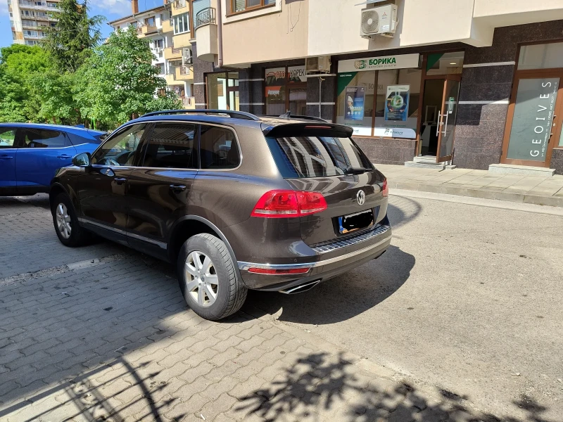 VW Touareg, снимка 3 - Автомобили и джипове - 48165581