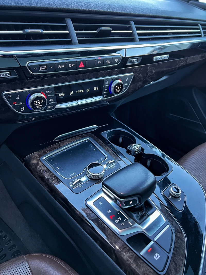Audi Q7 3.0t, снимка 12 - Автомобили и джипове - 52484115