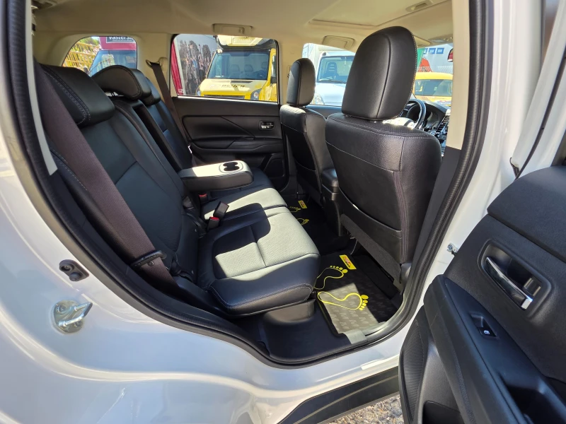 Mitsubishi Outlander 2.2DID DIAMONT Швейцария, снимка 14 - Автомобили и джипове - 51514759