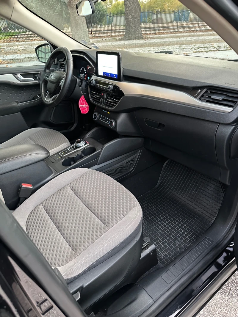 Ford Kuga 1.5T Бензин/Auto/CarPlay/lane assist/blind spot, снимка 12 - Автомобили и джипове - 52153406