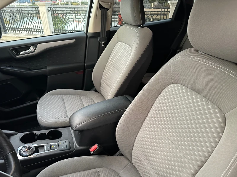 Ford Kuga 1.5T Бензин/Auto/CarPlay/lane assist/blind spot, снимка 11 - Автомобили и джипове - 52153406