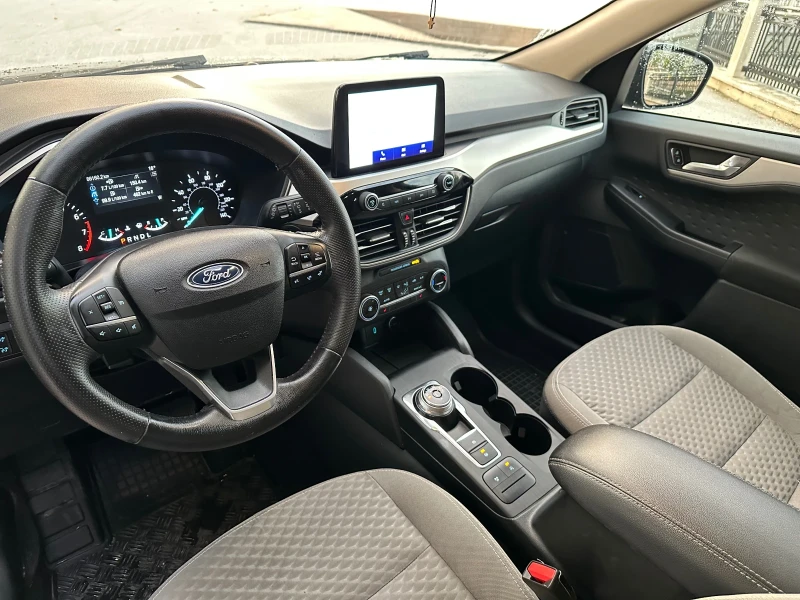 Ford Kuga 1.5T Бензин/Auto/CarPlay/lane assist/blind spot, снимка 9 - Автомобили и джипове - 52153406