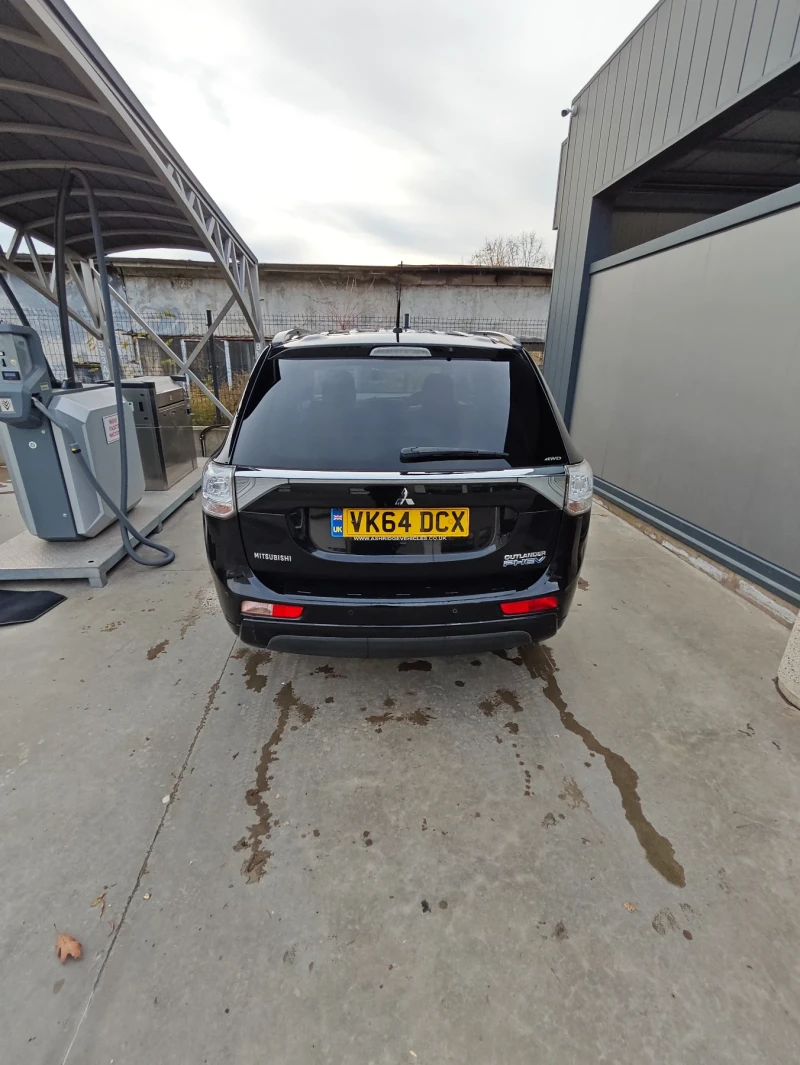 Mitsubishi Outlander Хибриден , снимка 6 - Автомобили и джипове - 52400918