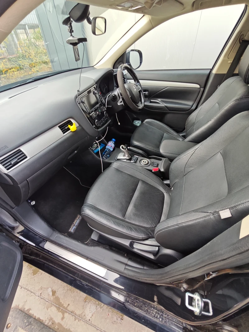 Mitsubishi Outlander Хибриден , снимка 11 - Автомобили и джипове - 52400918