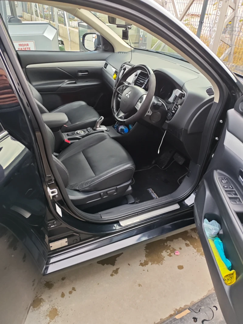 Mitsubishi Outlander Хибриден , снимка 9 - Автомобили и джипове - 52400918
