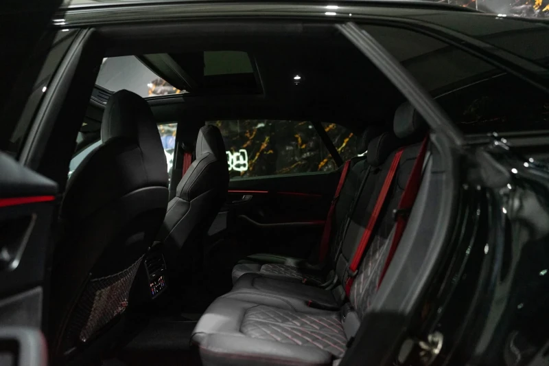 Audi SQ8 4.0TFSI BLACK LINE ПАНО ЧЕРВЕН КОНЕЦ ЛИЗИНГ 100%, снимка 15 - Автомобили и джипове - 52475144