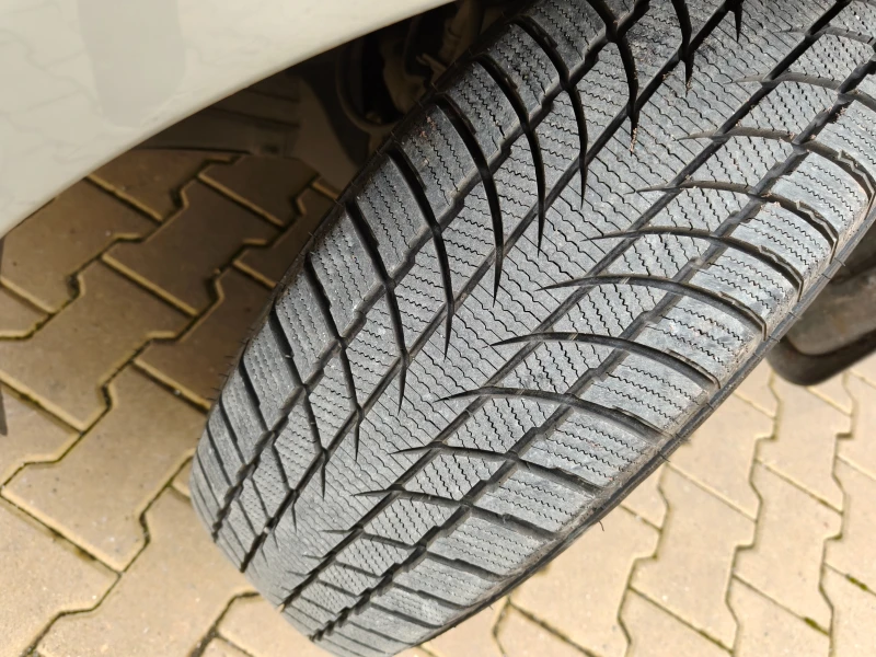 Mitsubishi Outlander, снимка 9 - Автомобили и джипове - 52790677