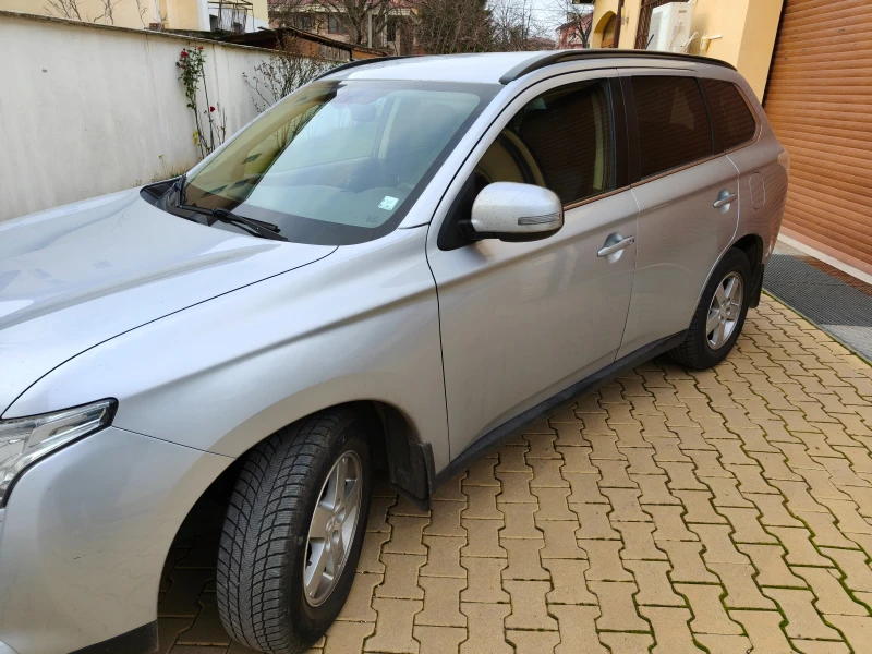 Mitsubishi Outlander, снимка 5 - Автомобили и джипове - 52790677