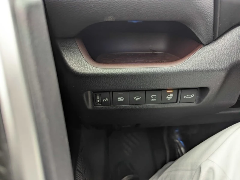 Toyota Rav4 Limited  CARFAX, снимка 13 - Автомобили и джипове - 52877721