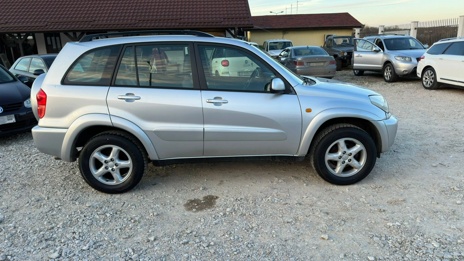 Toyota Rav4 2.0i бензин. Италия - изображение 4