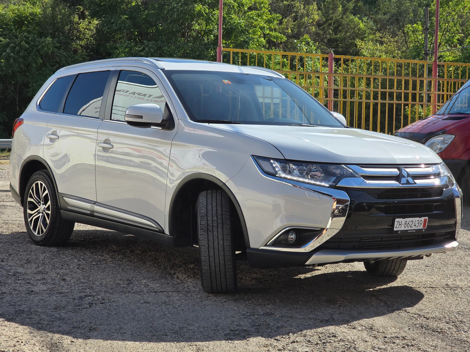 Mitsubishi Outlander 2.2DID DIAMONT Швейцария - изображение 5