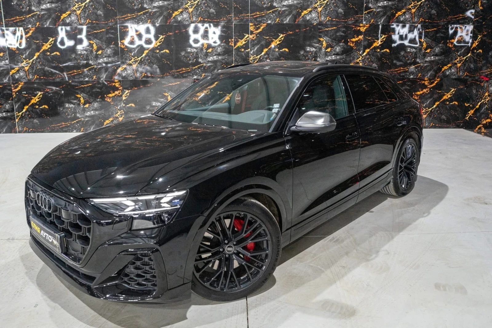 Audi SQ8 4.0TFSI BLACK LINE ПАНО ЧЕРВЕН КОНЕЦ ЛИЗИНГ 100% - изображение 5