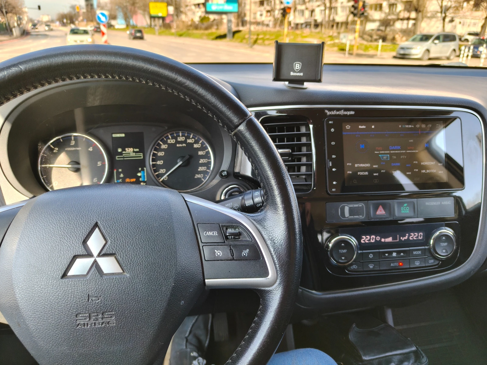 Mitsubishi Outlander, снимка 5 - Автомобили и джипове - 52790677