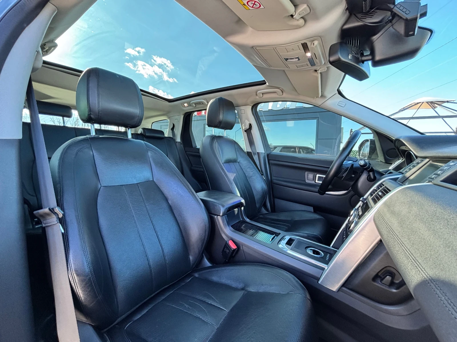 Land Rover Discovery Sport 2.0D/140X.KM!!!!!/EURO6B/16�./PANORAMA/KAMERA | Mobile.bg � ����������� 13