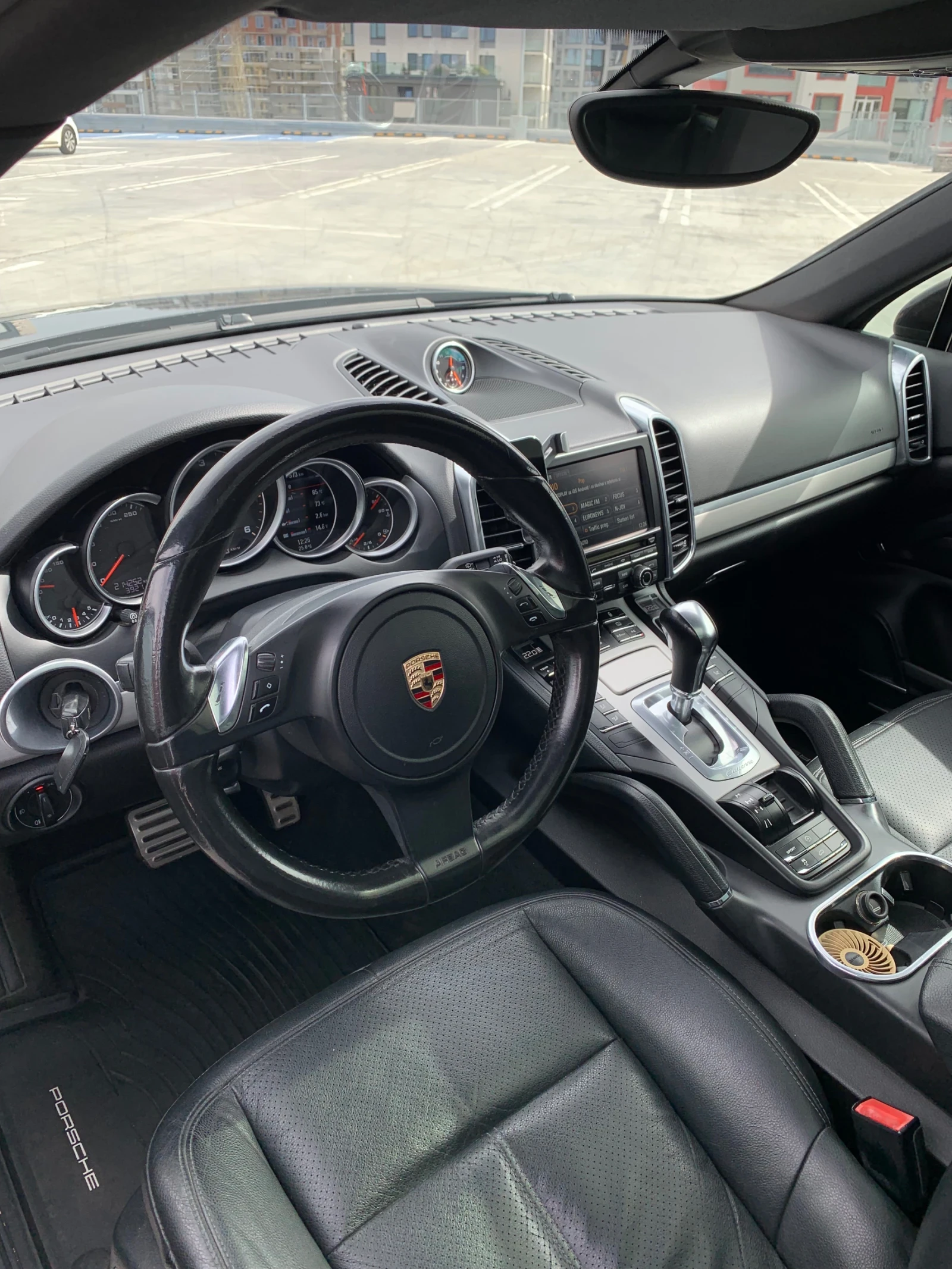 Porsche Cayenne 3.0 Diesel, снимка 10 - Автомобили и джипове - 54677461