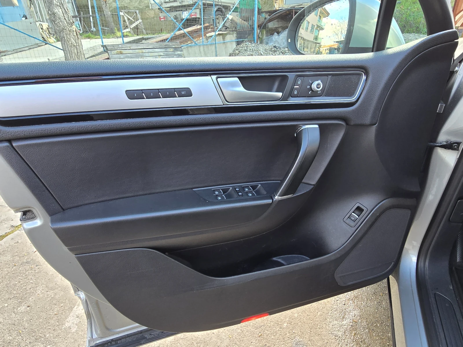 VW Touareg, снимка 11 - Автомобили и джипове - 54116294