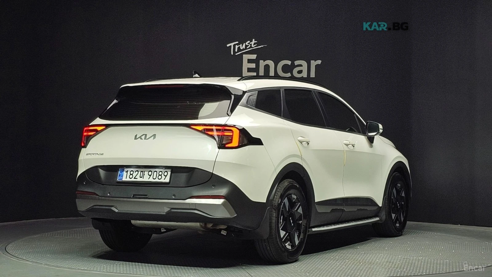 Kia Sportage ДИСТРОНИК* ОБДУХВАНЕ* ПОДГРЕВ* КАМЕРА* , снимка 2 - Автомобили и джипове - 55824919
