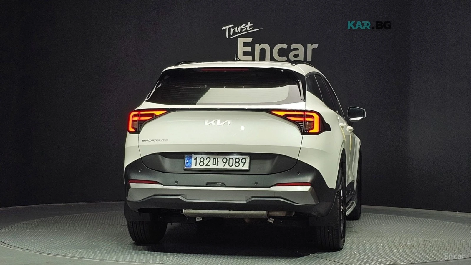Kia Sportage ДИСТРОНИК* ОБДУХВАНЕ* ПОДГРЕВ* КАМЕРА* , снимка 4 - Автомобили и джипове - 55824919