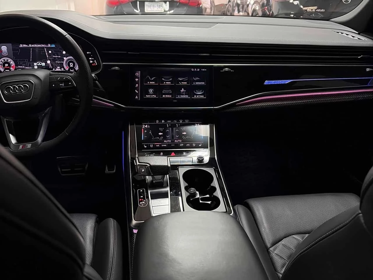 Audi SQ8 4.0 TFSI quattro | CARFAX | БЕЗ ИНЦИДЕНТИ, снимка 14 - Автомобили и джипове - 56321766