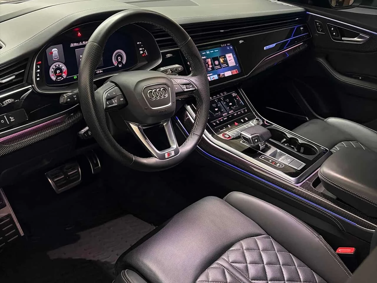 Audi SQ8 4.0 TFSI quattro | CARFAX | БЕЗ ИНЦИДЕНТИ, снимка 9 - Автомобили и джипове - 56321766
