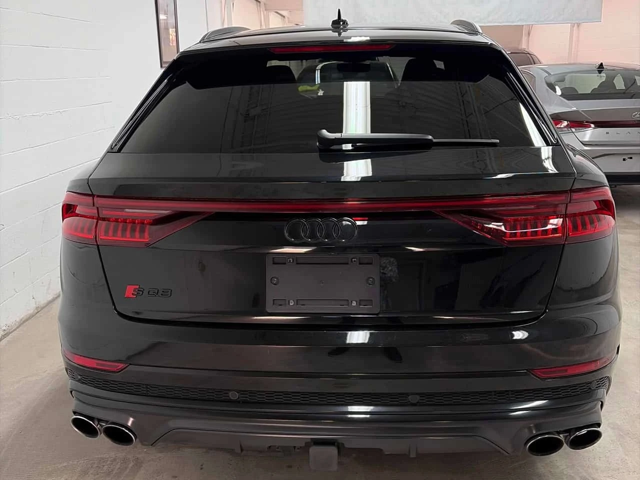 Audi SQ8 4.0 TFSI quattro | CARFAX | БЕЗ ИНЦИДЕНТИ, снимка 4 - Автомобили и джипове - 56321766
