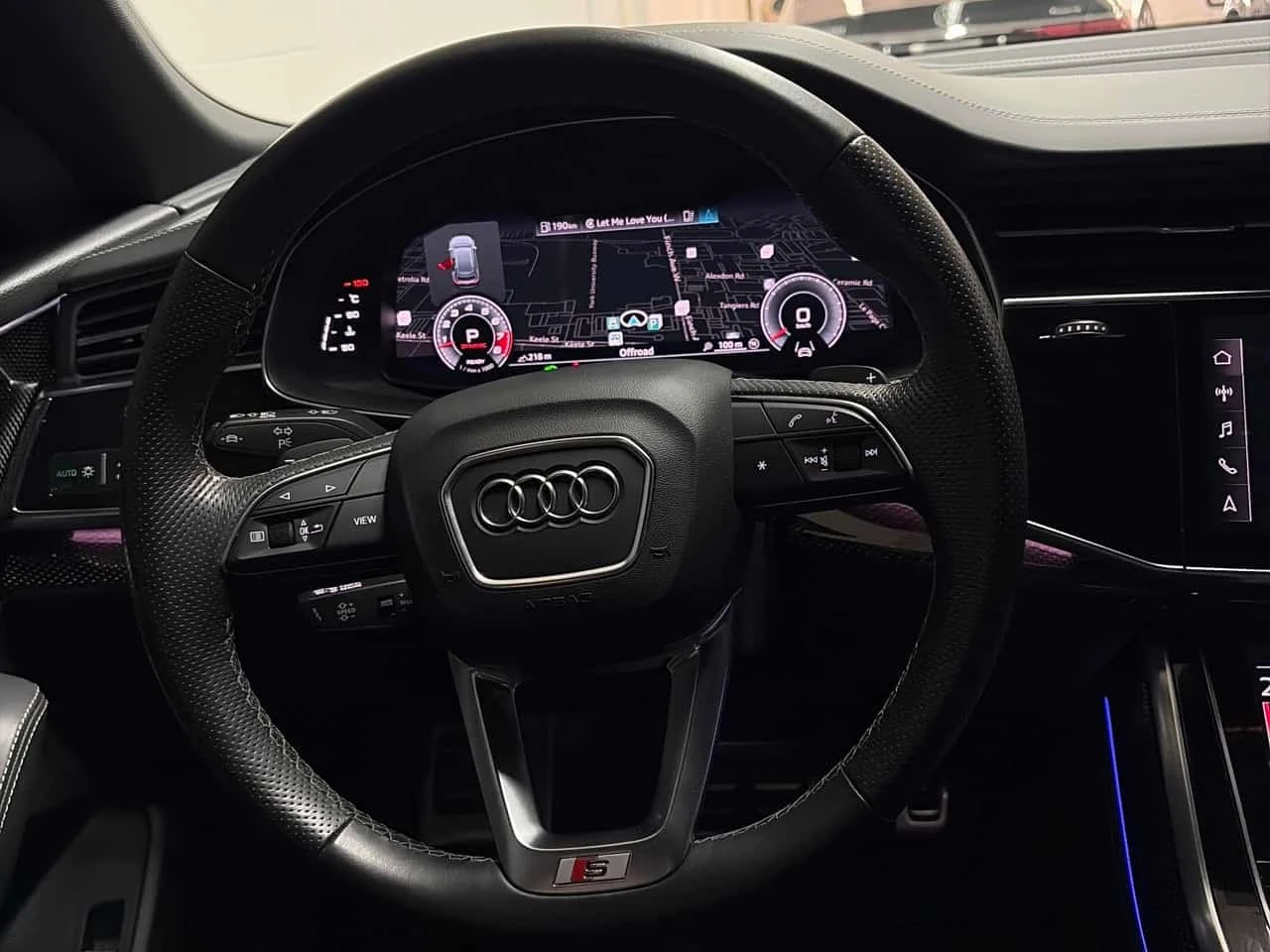 Audi SQ8 4.0 TFSI quattro | CARFAX | БЕЗ ИНЦИДЕНТИ, снимка 15 - Автомобили и джипове - 56321766