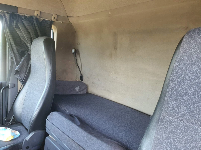 Scania R 560 6x4, снимка 17 - Камиони - 50939939