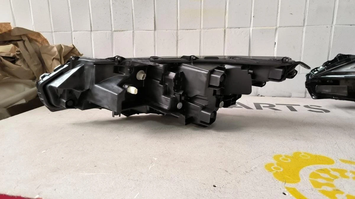Комплект фарове Lexus RX 2023+ LED, USA, снимка 2 - Части - 56281108