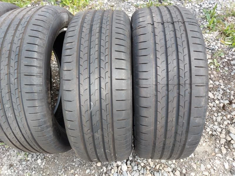 Гуми Летни 215/50R18, снимка 2 - Гуми и джанти - 36555935