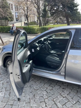 Peugeot 208 50 kWh Allure на ТОП ЦЕНА и с гаранция!!!, снимка 9