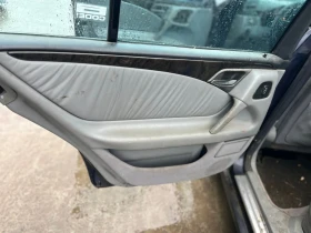 Mercedes-Benz E 300 606, снимка 12