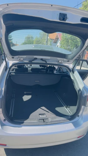 Toyota Avensis 2.0 i, снимка 10